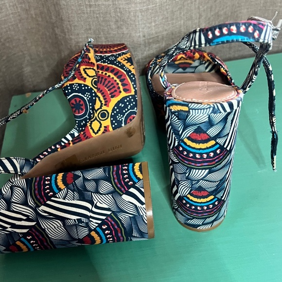 Gianni Bini Platform Shoes 8 - Picture 3 of 8